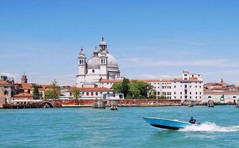 石家庄建筑施工资质服务费用多少?